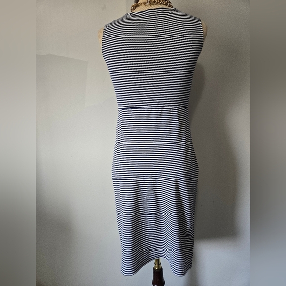 Love Moschino Navy and White Striped Lightweight Cotton VNeck Dress. Size 2 - Picture 4 of 9